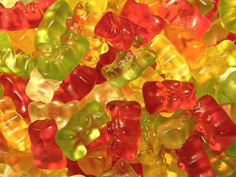800px-Gummy_bears